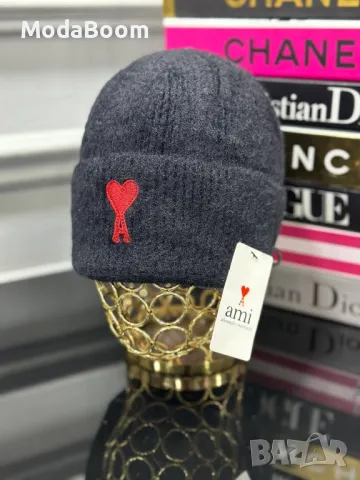 Loewe дамски зимни шапки различни цветове , снимка 4 - Шапки - 48250916