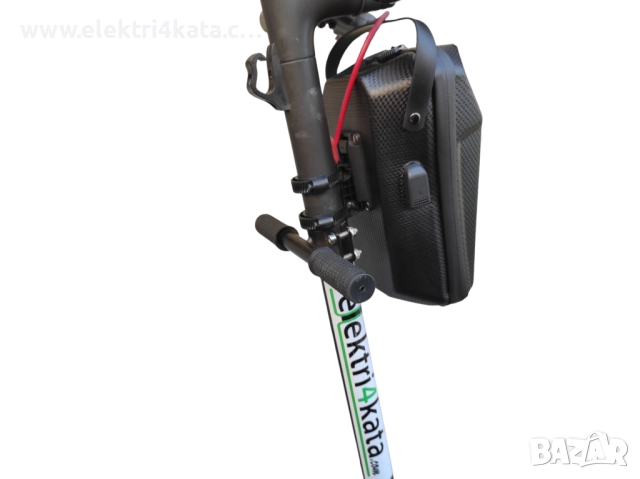 Чанта за тротинетка Карбон с USB порт и бързо сваляне, снимка 2 - Аксесоари и консумативи - 52573523