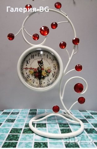 Стилен часовник с камъни и рози., снимка 1 - Декорация за дома - 31416360