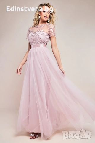Дамска дълга рокля в цвят пудра от тюл с бродирана горна част и сатенен колан