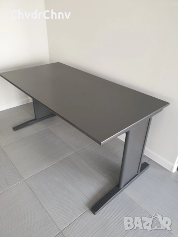 160x80x75см/голямо офис бюро/цвят сив-графит