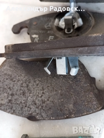 Предни накладки за спирачки на 2016 Мерцедес Бенц Е 350, снимка 2 - Части - 52720900