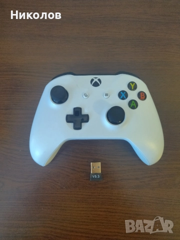 Продавам оригинален джойстик за XBOX One/Series X/S с Bluetooth приемник