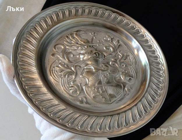 Калаена чиния,пано,Рицар,Дракон,щит,700 гр.,барок. , снимка 3 - Антикварни и старинни предмети - 51990202