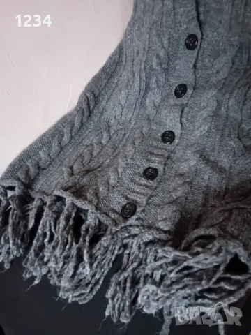Дебело марково пончо от вълна и мохер 70 %
