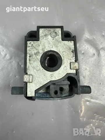 Заключалка за преден капак БМВ BMW E46 , снимка 2 - Части - 49097181