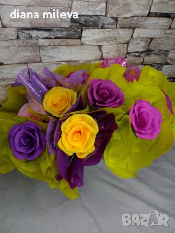 Букетчета рози от креп хартия!!, снимка 1 - Изкуствени цветя - 43582215