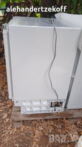 Малък хладилник за вграждане BEKO BU 1153 HCN 82.00 см, снимка 2 - Хладилници - 51249579