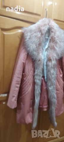 Дебело зимно яке цвят Бордо с качулка и голям пух на нея, снимка 3 - Якета - 35641766