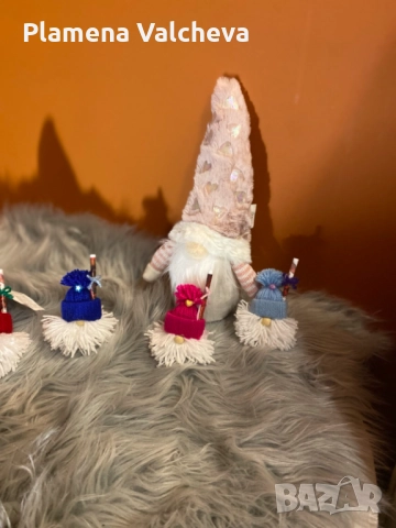 Весели и щури Коледни гномчета с Коледни късмети, снимка 2 - Декорация за дома - 52296360