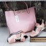 Дамска чанта и спортни обувки розови Guess
