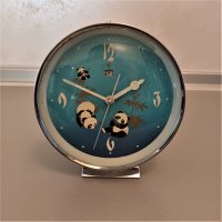 Часовник будилник анимиран китайски работещ, снимка 1 - Антикварни и старинни предмети - 38481495