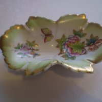 Винтидж чиния за бонбони Херенд, унгарска кралица Виктория, ръчно рисувана форма на листа, златен ръ, снимка 9 - Антикварни и старинни предмети - 38849171