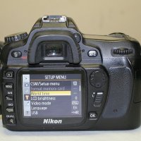 Фотоапарат Nikon D80 с обектив Nikkor AF-S 18-55 VRII, снимка 3 - Фотоапарати - 38437456