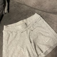 Nike къси панталони, снимка 2 - Къси панталони и бермуди - 40437381