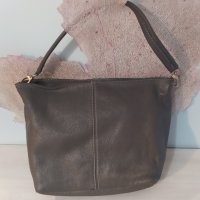 Сива кожена чанта – среден размер, снимка 1 - Чанти - 43223136