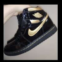 Jordan 1 Retro High Black Metallic Gold 44, 45 размер, снимка 5 - Маратонки - 32438466