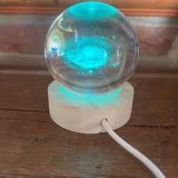 LED Светеща кристална топка/лампа,3D сензорна-Вселена, снимка 3 - Настолни лампи - 43134565