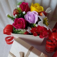 Налични кутии с бонбони,рози ,ароматни цветя, снимка 5 - Декорация за дома - 32955674