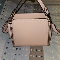 Дамска чанта в розово, снимка 5 - Чанти - 43839630
