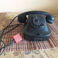 Стар телефон 1, снимка 2 - Стационарни телефони и факсове - 28043173