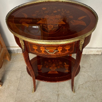 Френска дървена маса в стил на Луи XV/XVI инкрустирана с бронз., снимка 3 - Антикварни и старинни предмети - 44862991