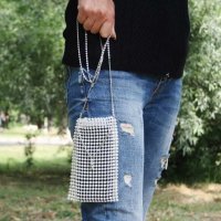 Чанти за телефон с  перли абитуриентски чанти. Булчински чанти, снимка 15 - Калъфи, кейсове - 29020145