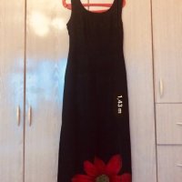  Дълга черна рокля с червено цвете, снимка 7 - Рокли - 27587512