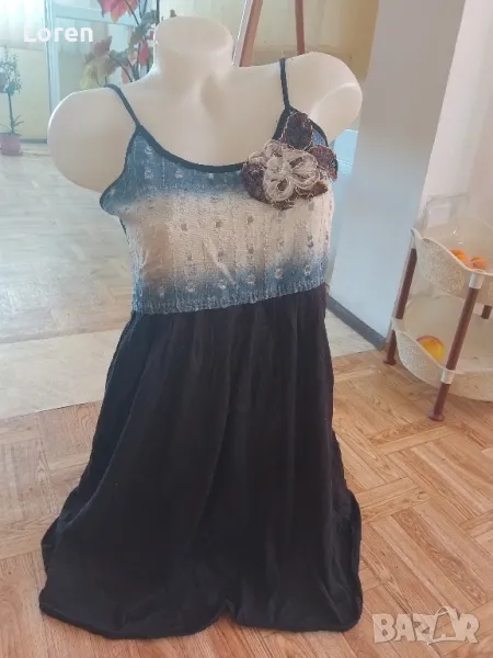 Рокля с цвете отпред , снимка 1