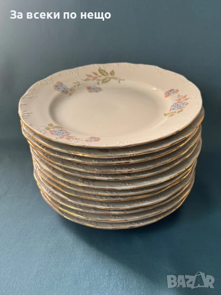12 броя Български порцеланови чинии - Разград , златен кант, снимка 1