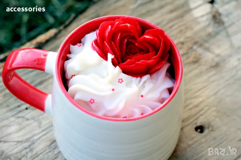 Ръчно изработена ароматна свещ специално за Свети Валентин, снимка 1