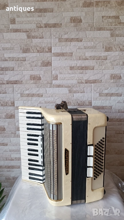 Акордеон - Weltmeister - 60 баса - Made in GDR, снимка 1