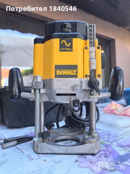 Оберфреза DeWalt DW625E 2000W, снимка 1