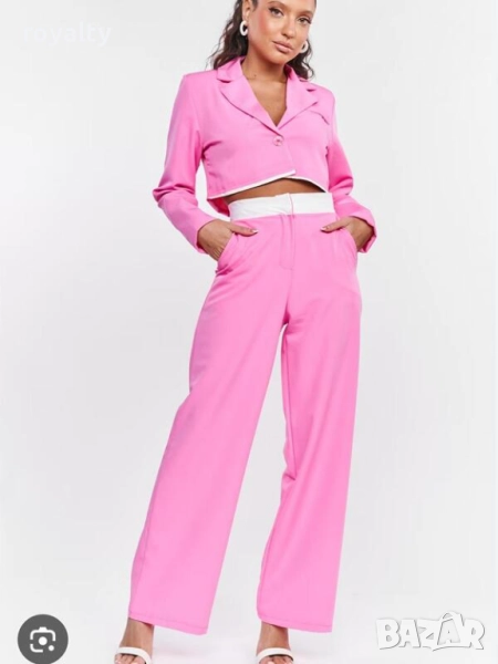 Модерен розов дамски костюм с късо сако, снимка 1