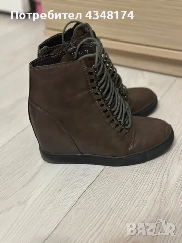 Обувки на вътрешна платформа 