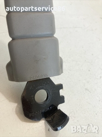 Закопчалка на предпазния колан предна лява за KIA Carnival (2006–2012), снимка 2 - Части - 53204601