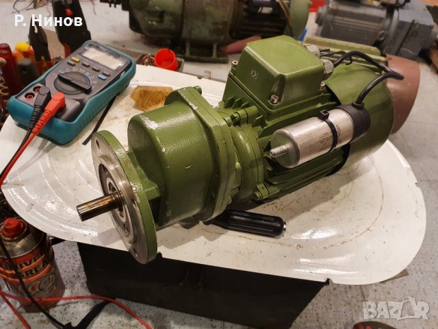 Монофазен ел.двигател/електромотор/електродвигател - с редуктор 0.37 kW 100 оборота