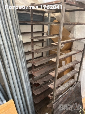 Стелаж за тави