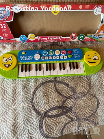 Детски синтезатор на батерии