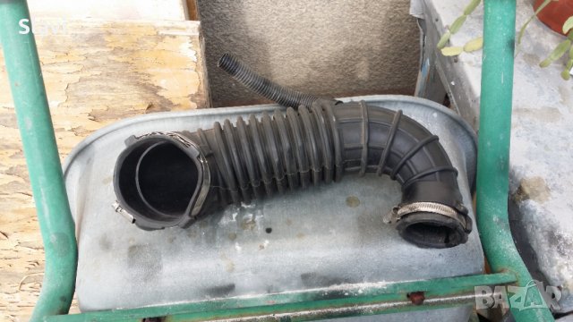 Маркуч турбо за Ауди а4, снимка 2 - Части - 32229196