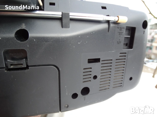 SONY CFS-204 ..., снимка 12 - Радиокасетофони, транзистори - 53581214