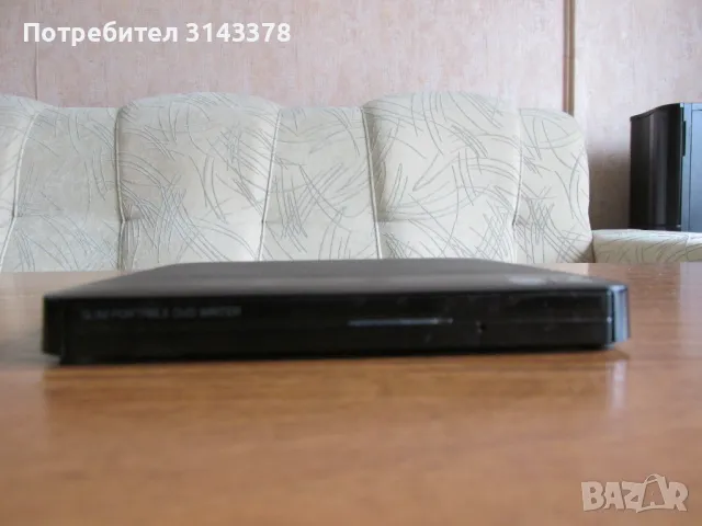 Slim преносимо LG DVD-RW, снимка 2 - Плейъри, домашно кино, прожектори - 49722384