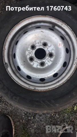 4 бр железни джанти за Хюндай "Н1" 1998-2007г. Джантите са перфектни а гумите вървят подарък., снимка 2 - Гуми и джанти - 50130925