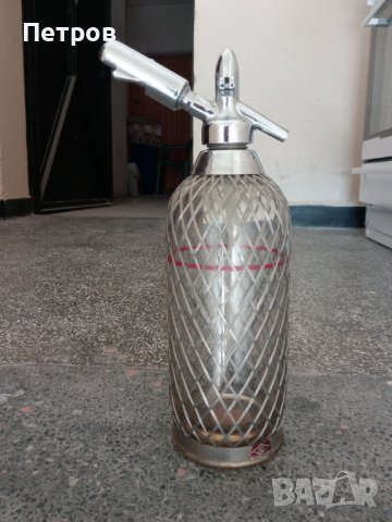 Продавам ретро сифон за газирана вода.