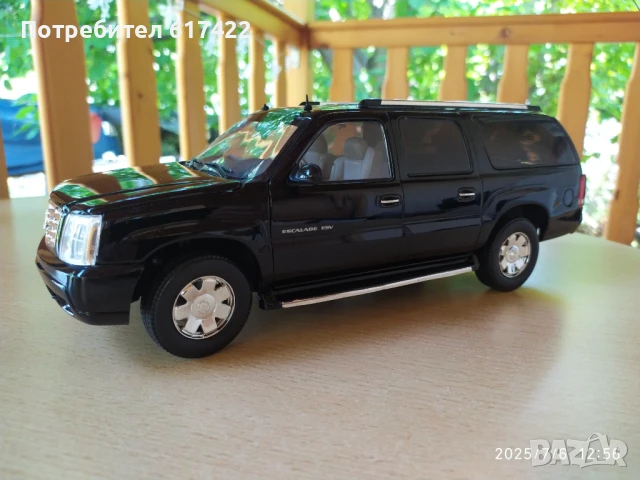 1 : 18 Метален модел на Cadillac Escalade ESV 2003, Ricko, снимка 10 - Колекции - 50927600