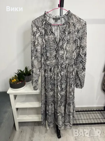 Красива рокля в размер М, снимка 2 - Рокли - 48152533