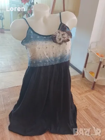 Рокля с цвете отпред 