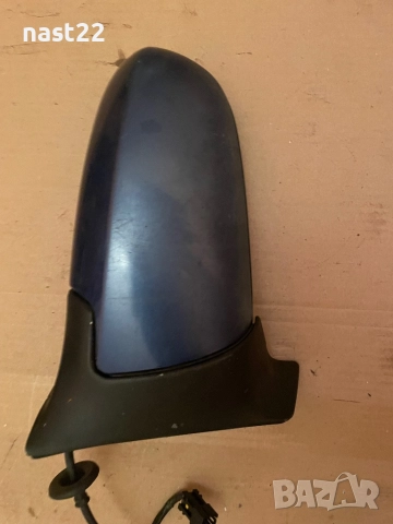 Дясно огледало за Опел Зафира-А счупени щипки на капака, снимка 2 - Части - 52333870