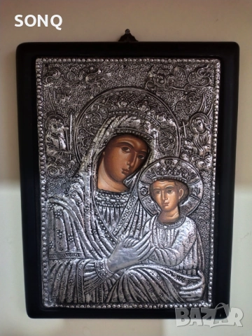 Прекрасна Посребрена Икона Богородица С Младенеца Христос.