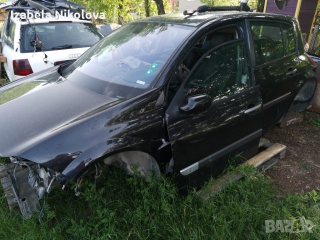 Продавам на части Черно и ЧерВЕно Рено Меган 2004г 1.9 ДЦИ, снимка 3 - Автомобили и джипове - 32984517